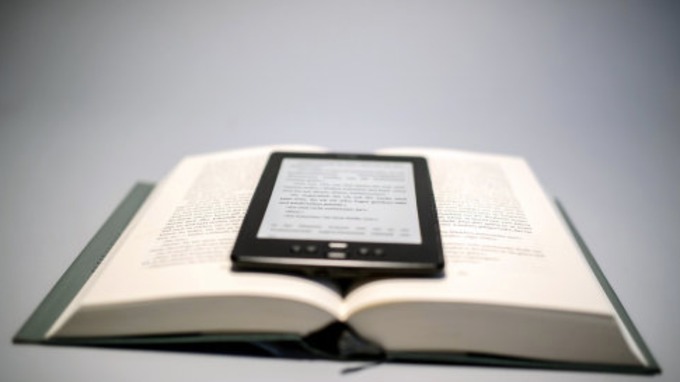 Knjiga i mobilni 