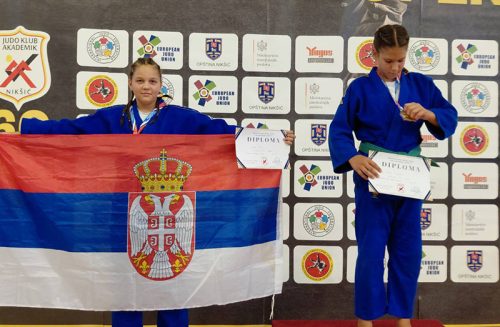 IMG-3c1c0013dda685673e49ef957dd3b397-V